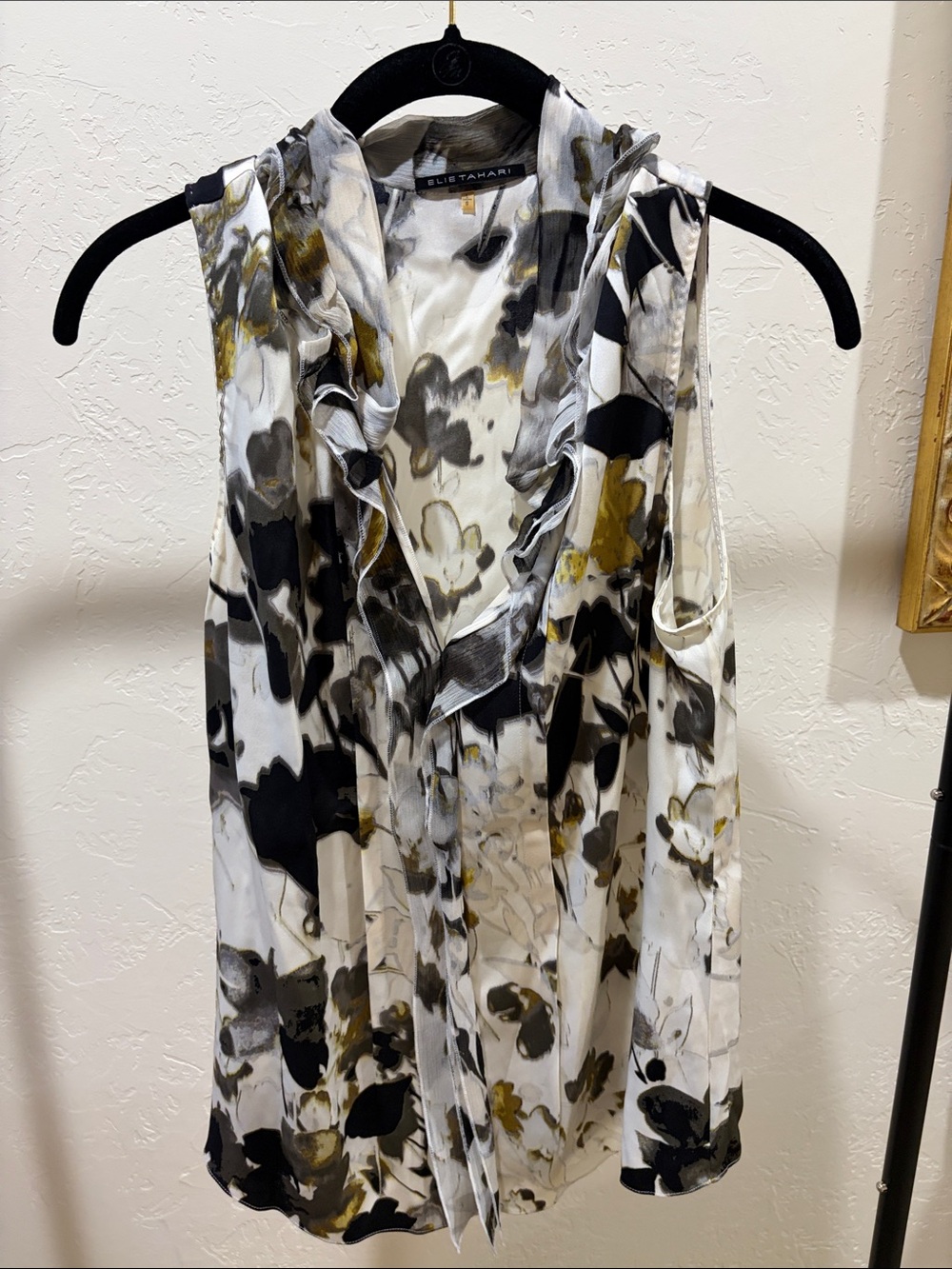Elie Tahari Black White Olive Floral Ruffle Sleeveless Top